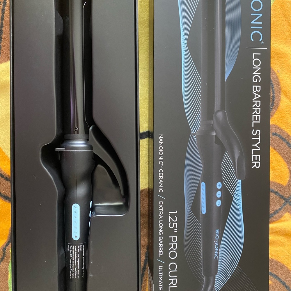 Bio Ionic Black Curling Iron 1.25” - Picture 2 of 6